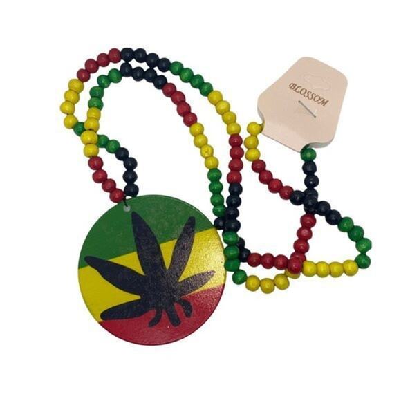 NWT Rasta Pot Leaf Weed Red Yellow Green Wooden Beaded Necklace - Picture 1 of 8